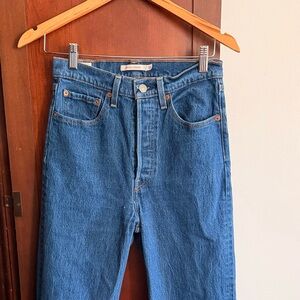 Levi's Medium Wash Ribcage Straight Jeans